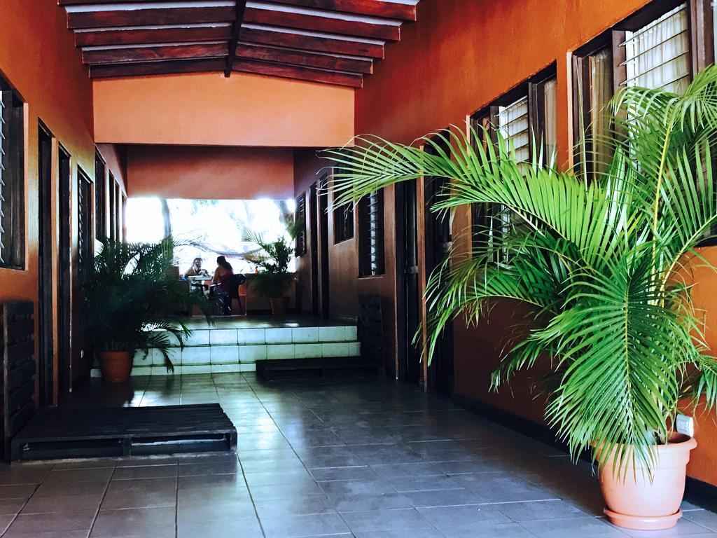 Tsunami Hostel تاماريندو المظهر الخارجي الصورة