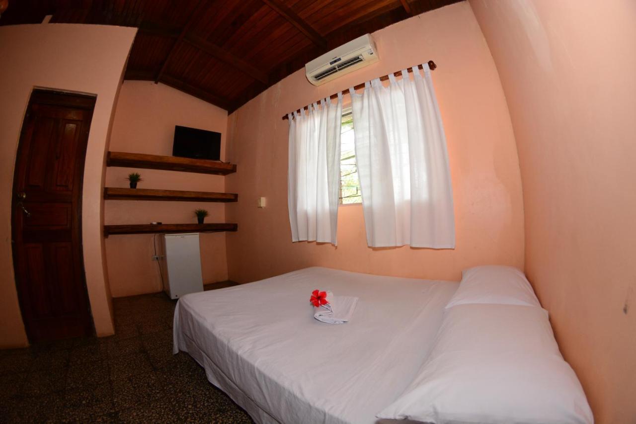 Tsunami Hostel تاماريندو المظهر الخارجي الصورة