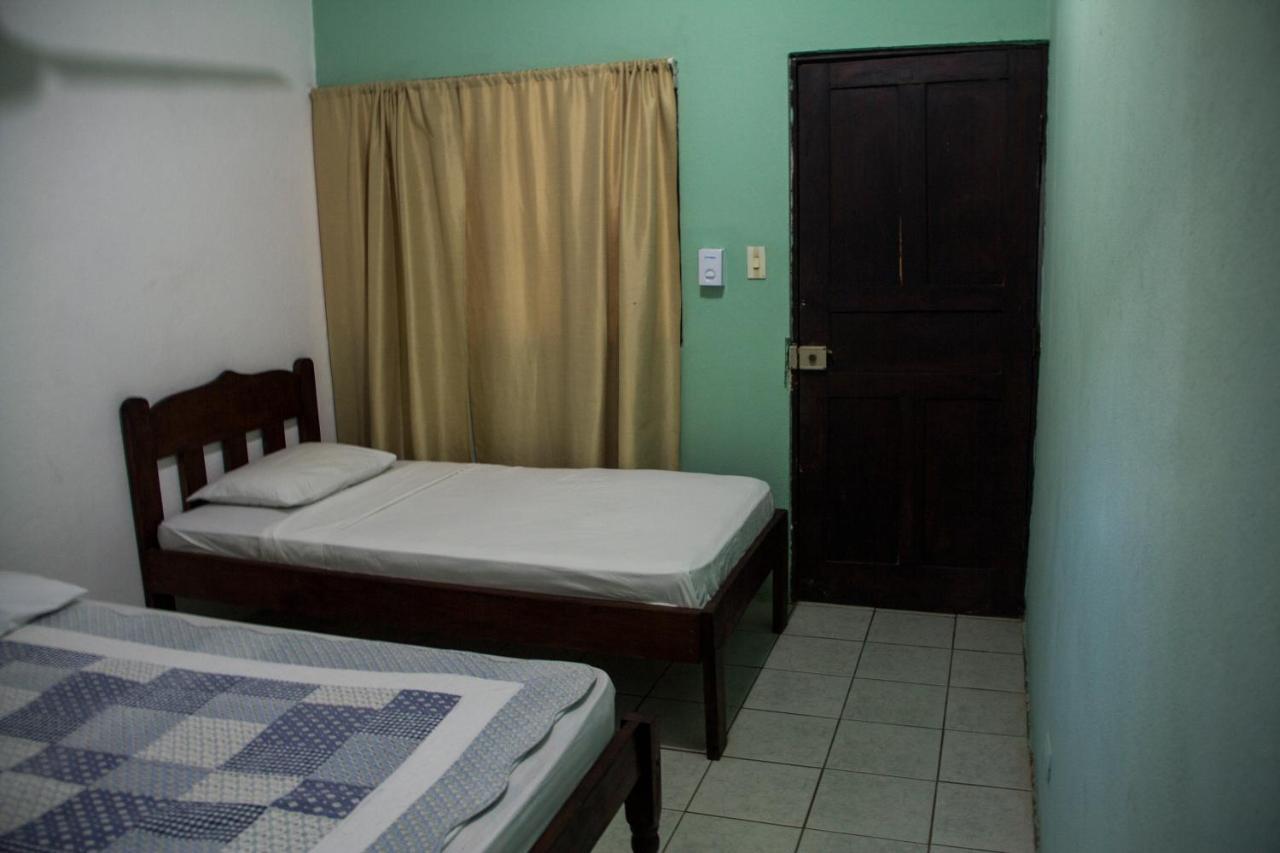 Tsunami Hostel تاماريندو المظهر الخارجي الصورة
